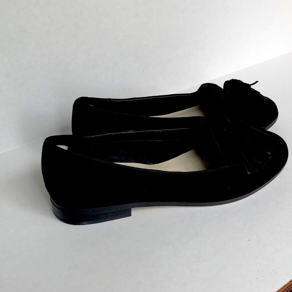 Anne Klein loafer, black suede, size 8.
